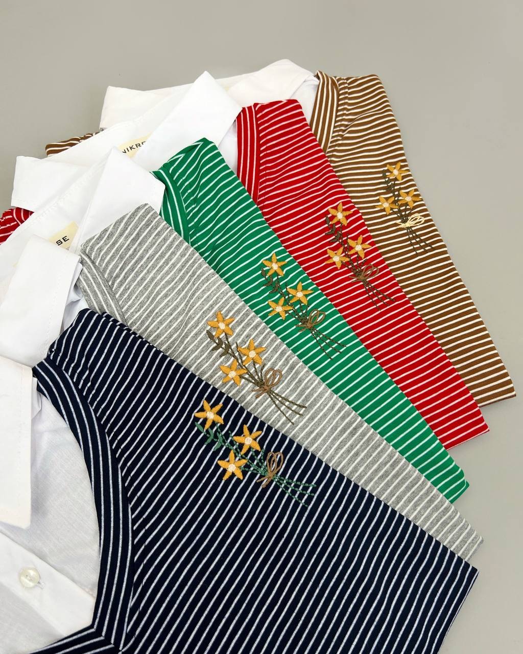 تیشرت یقه راه راه گلدوزی کد 4693