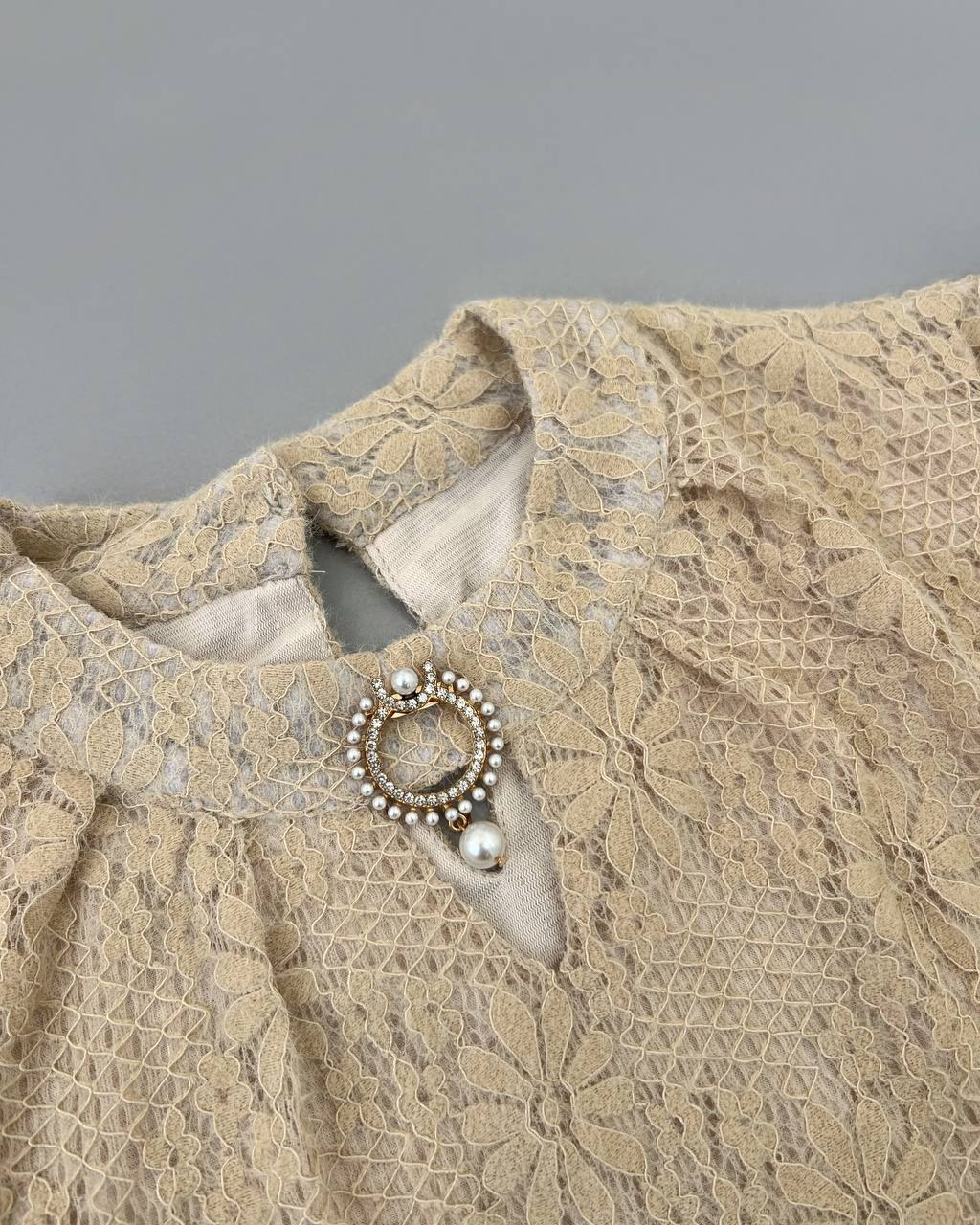 شومیز تمام دانتل آستردار کد 4702