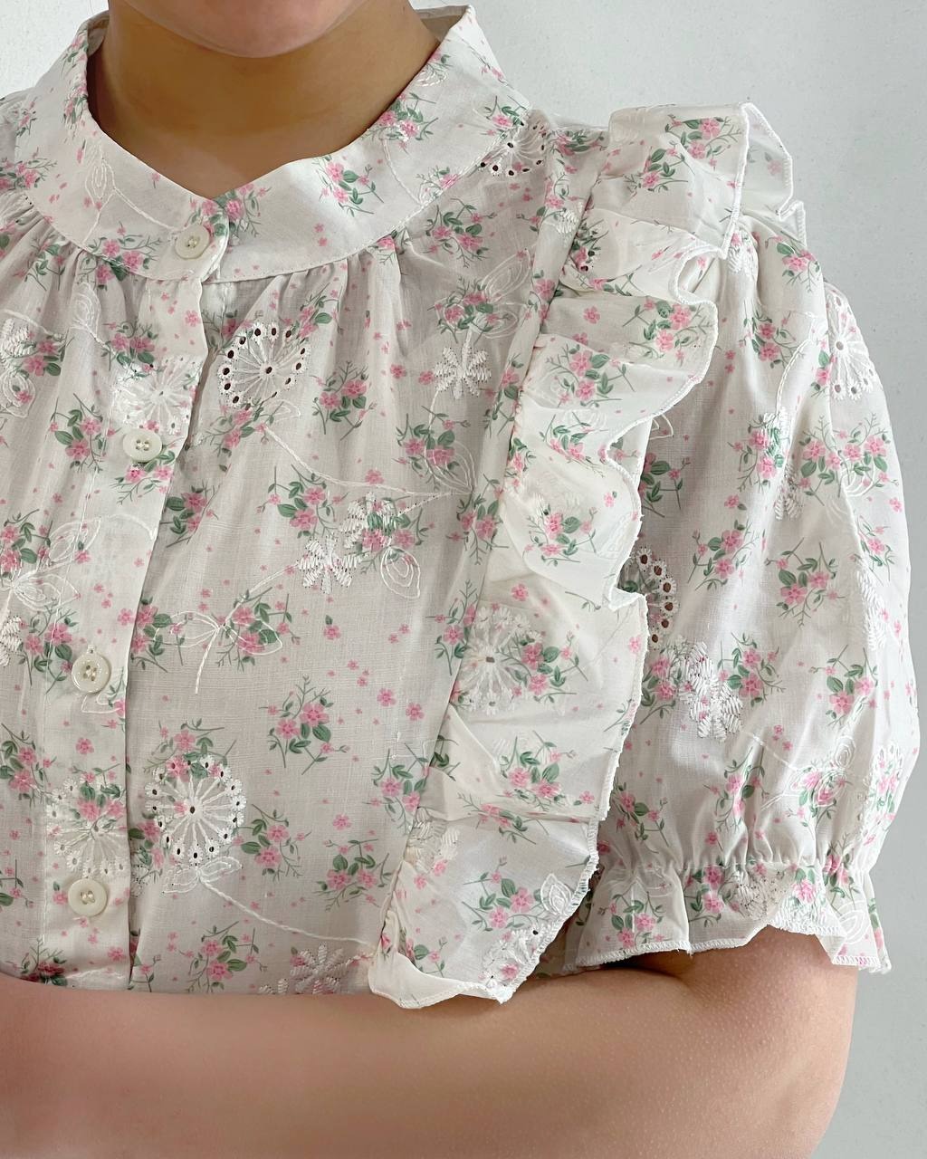 شومیز خامه دوزی جلو چین کد 4703