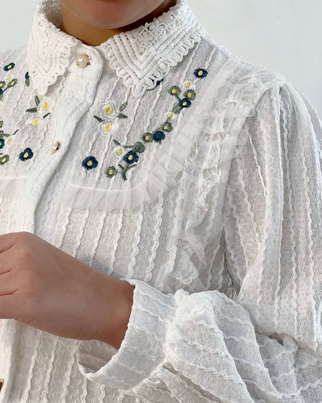 شومیز ژاکارد کش تمام کار شده کد 4709