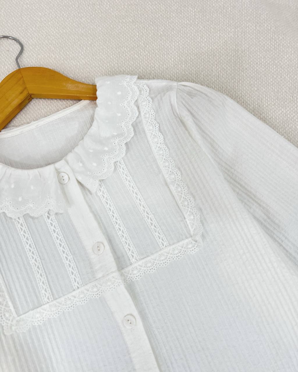 شومیز جلو دکمه با نوارای خامه دوزی کد 4714