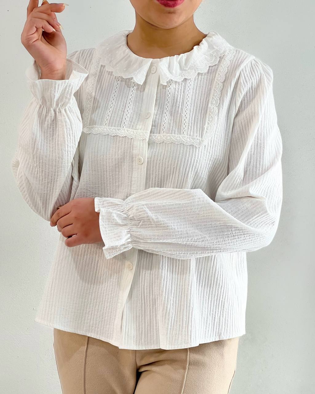 شومیز جلو دکمه با نوارای خامه دوزی کد 4714