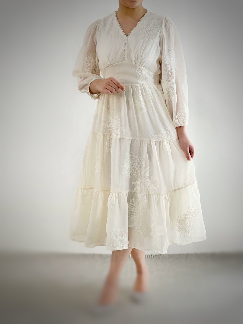 پیراهن حریر ارگنزا تماما گلدوزی کد 4718