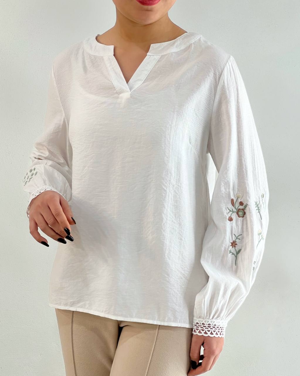 شومیز سفید آستین گلدوزی کد 4736