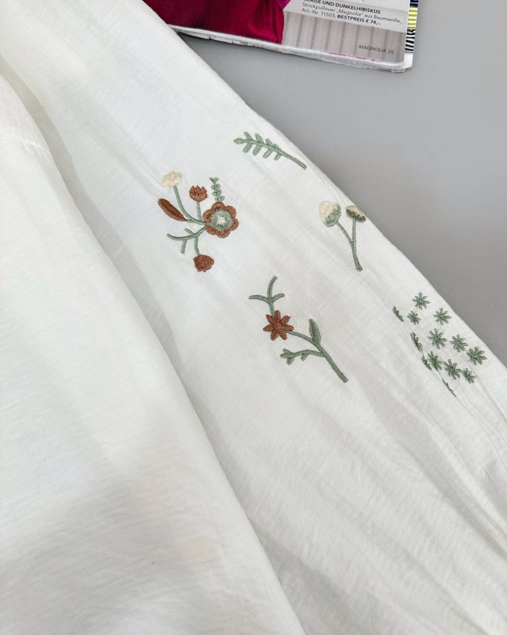 شومیز سفید آستین گلدوزی کد 4736