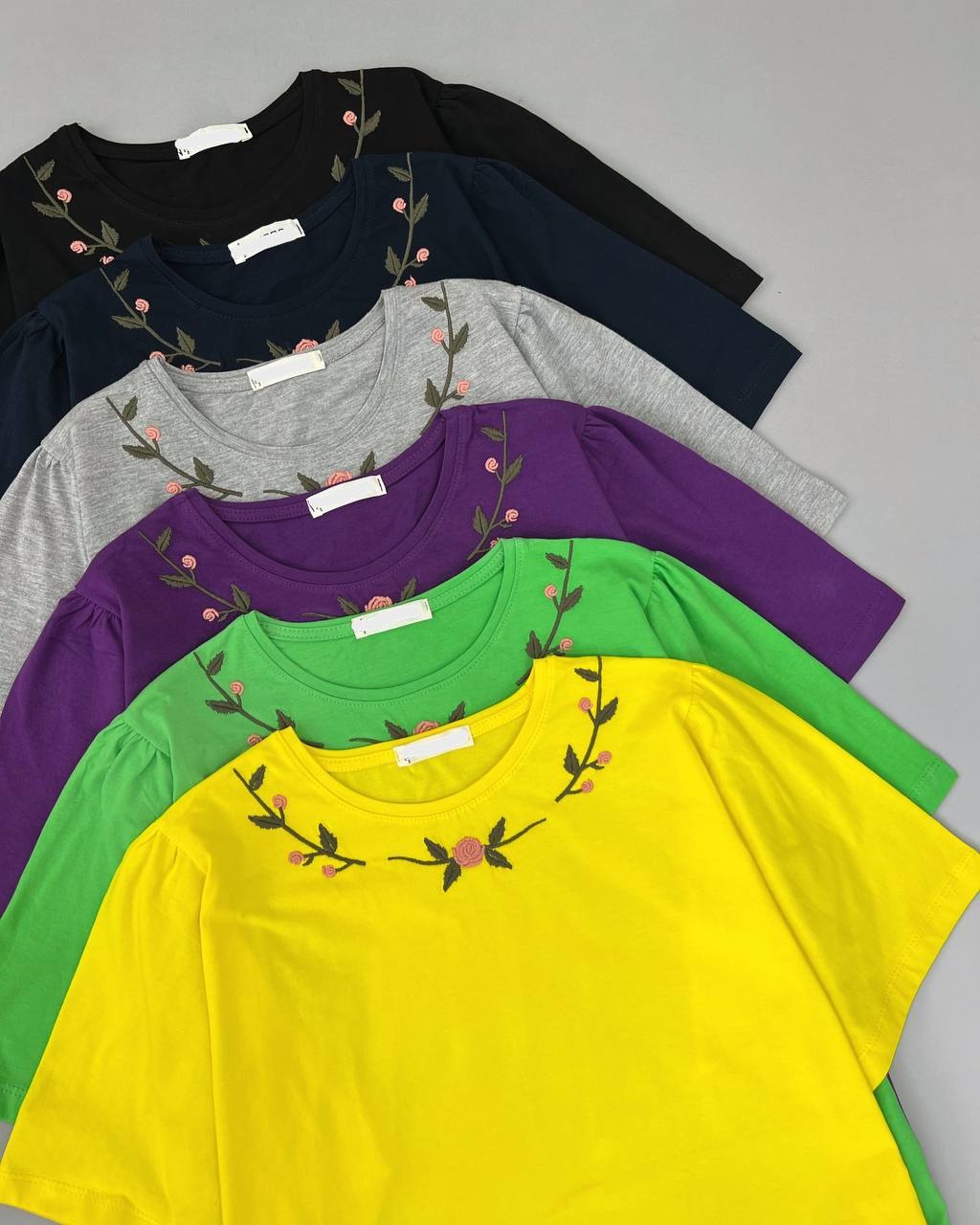 تیشرت ساده سرشانه چین گلدوزی کد 4743