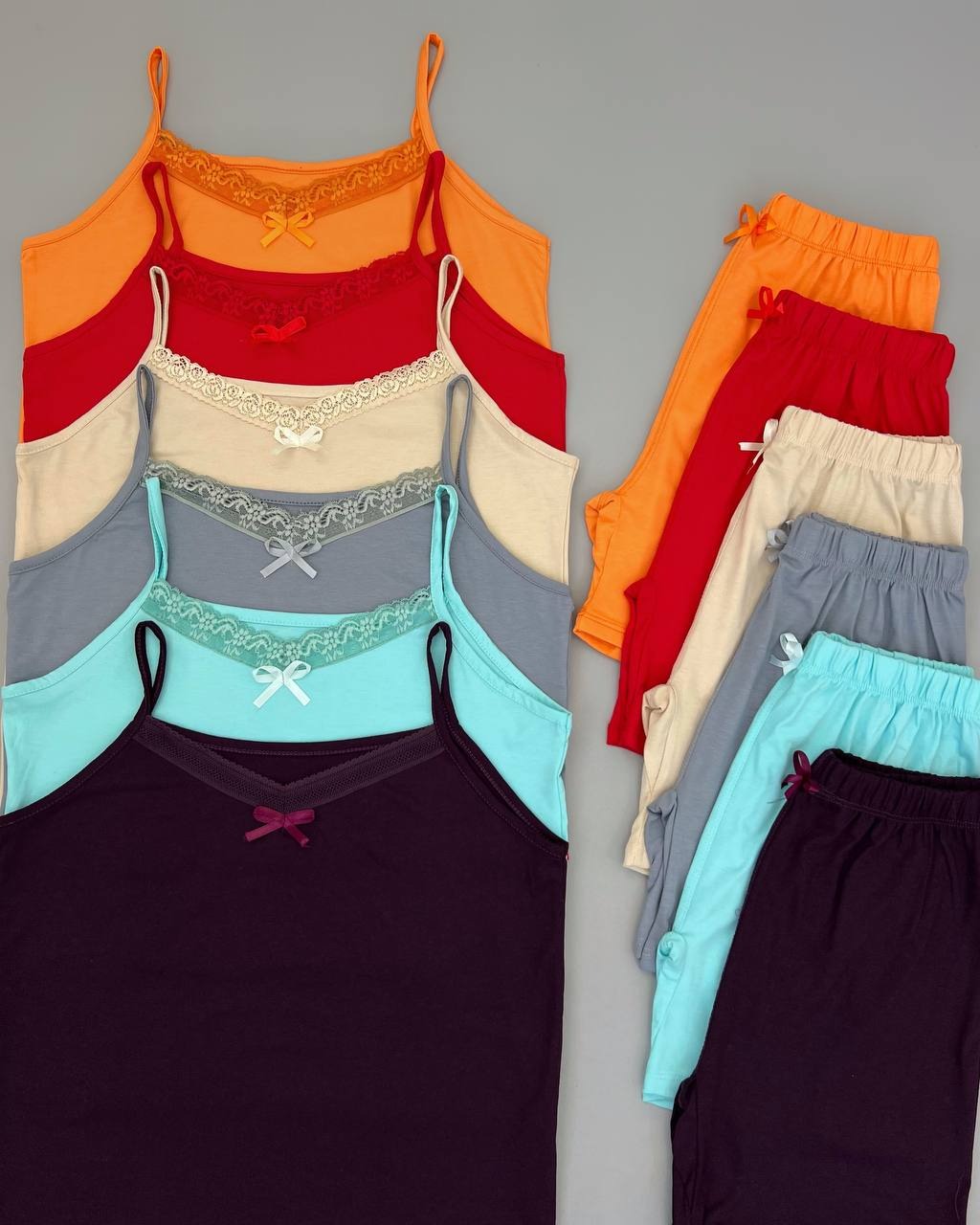 ست تاپ و شلوارک لبه گیپور کد 4747