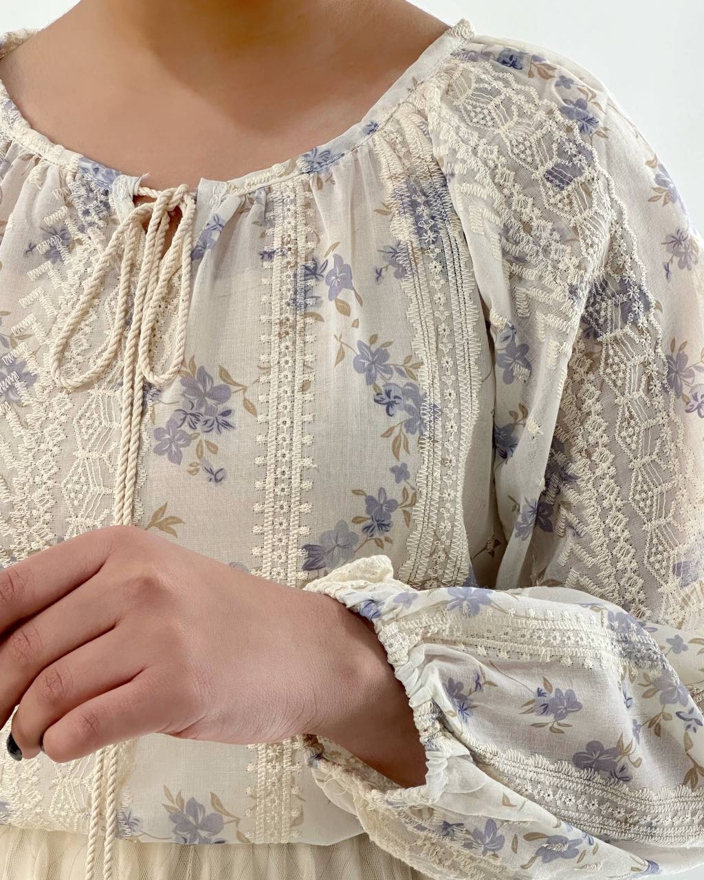 شومیز تمام خامه دوزی گل ریز کد 4779