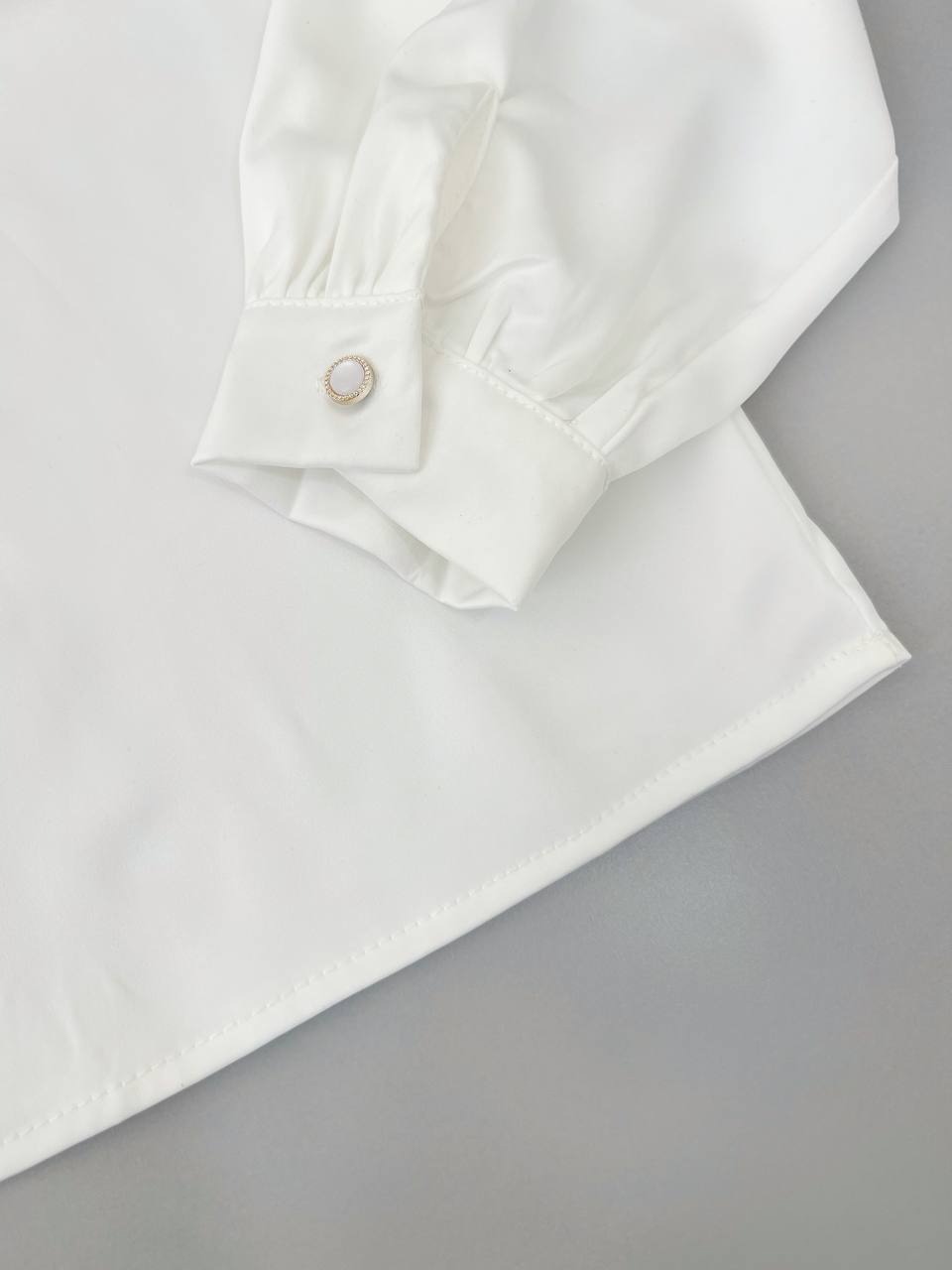 شومیز ساتن با یقه ی منجوق دوزی کد 4791