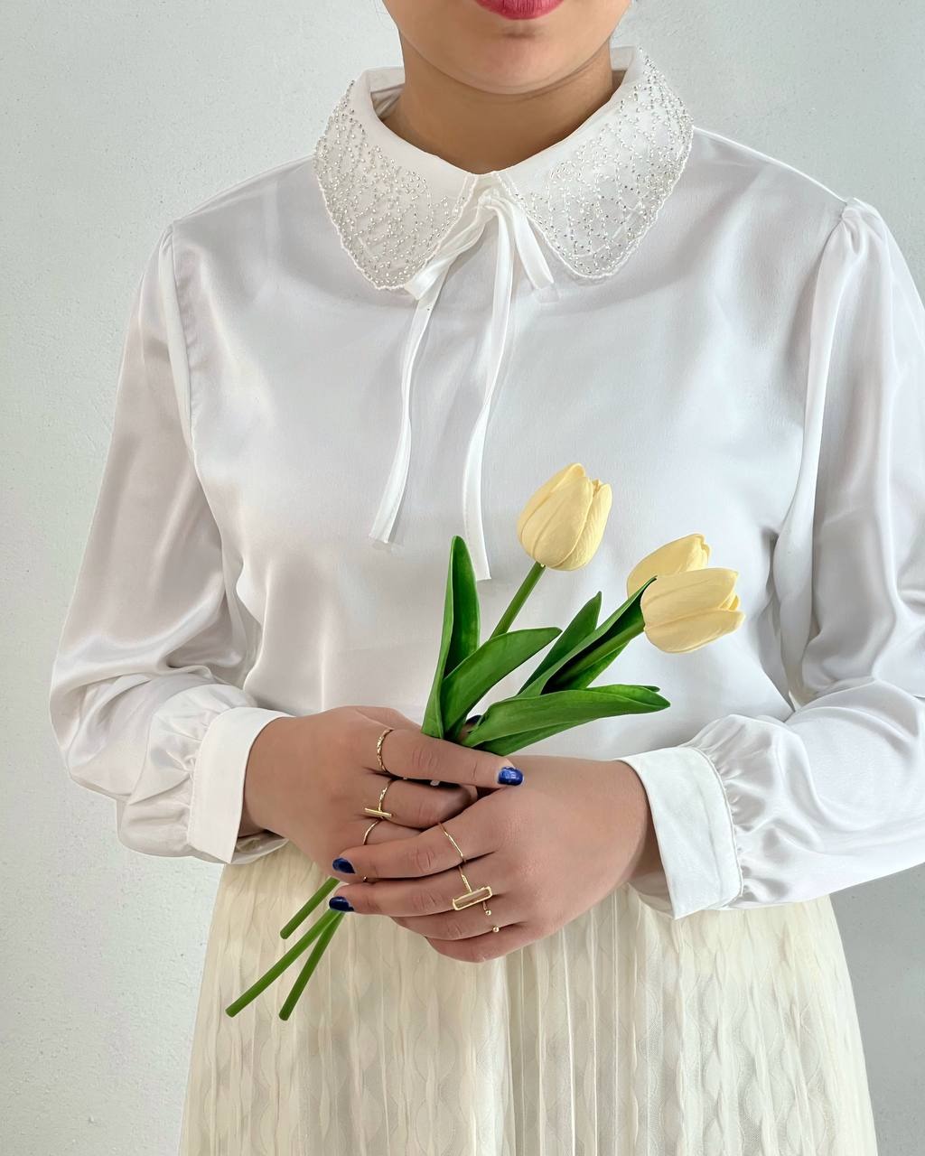 شومیز ساتن یقه منجوق دوزی کد 4793