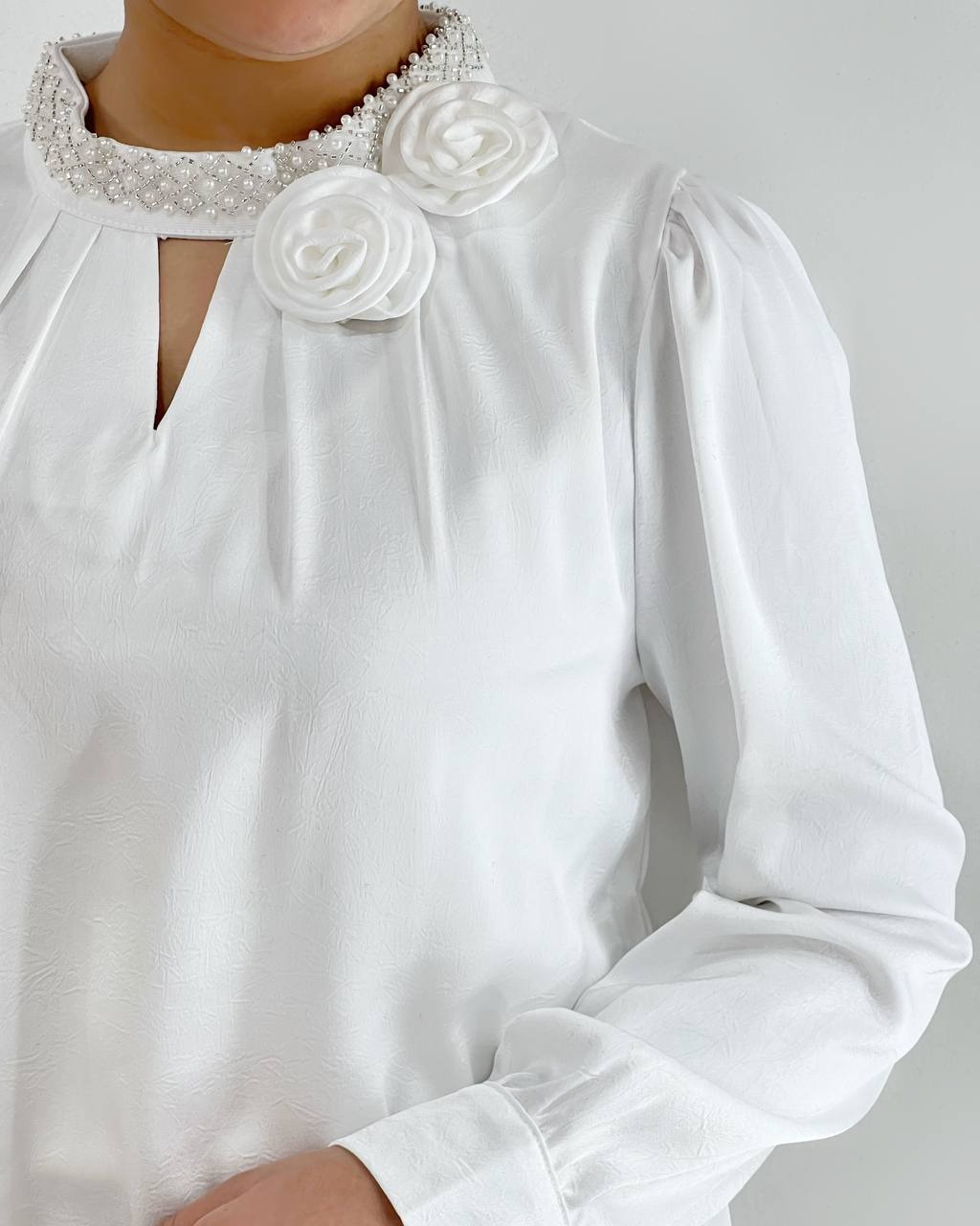 شومیز ساتن یقه منجوق دوزی کد 4813