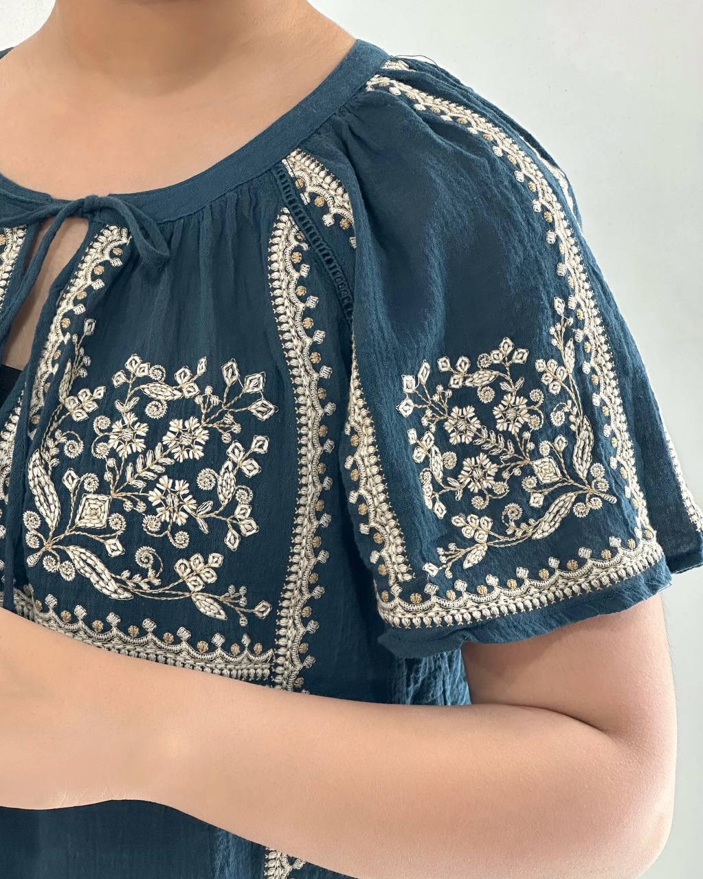 شومیز تمام کار شده دو رنگ کد 4816