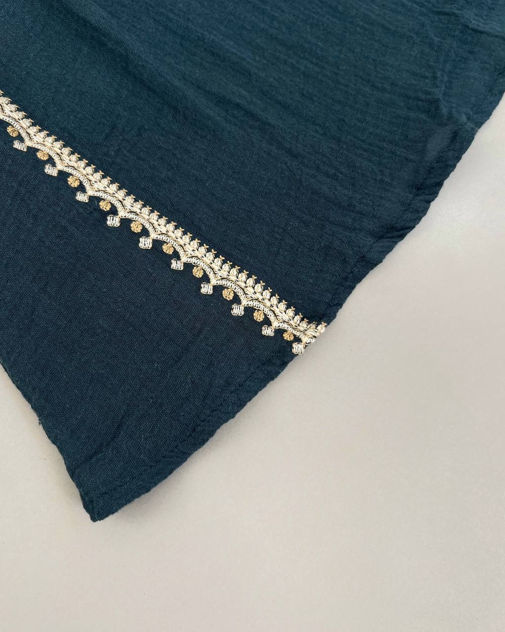 شومیز تمام کار شده دو رنگ کد 4816