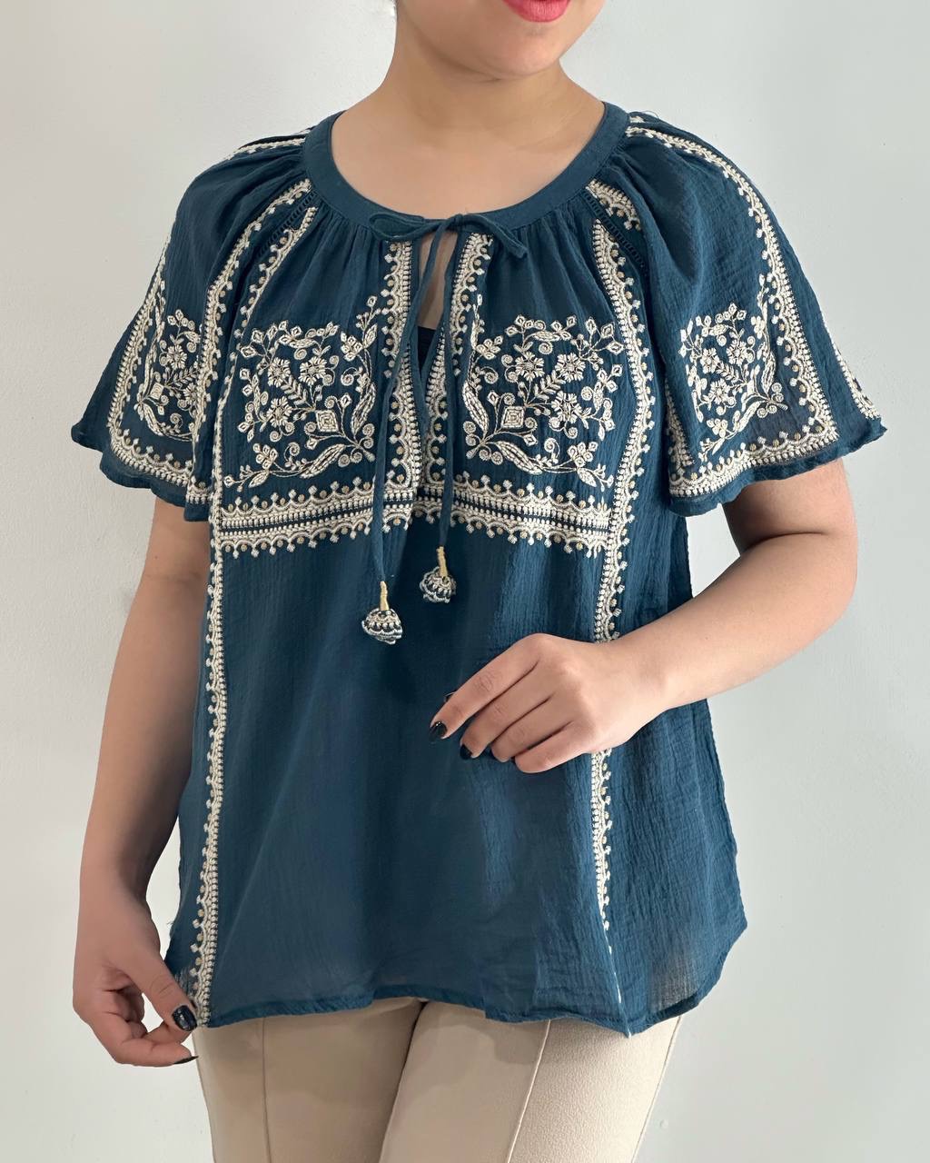 شومیز تمام کار شده دو رنگ کد 4816