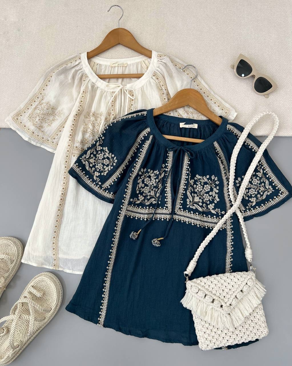 شومیز تمام کار شده دو رنگ کد 4816