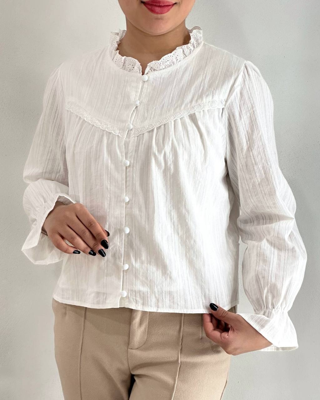 شومیز سفید جلو دکمه کد 4819