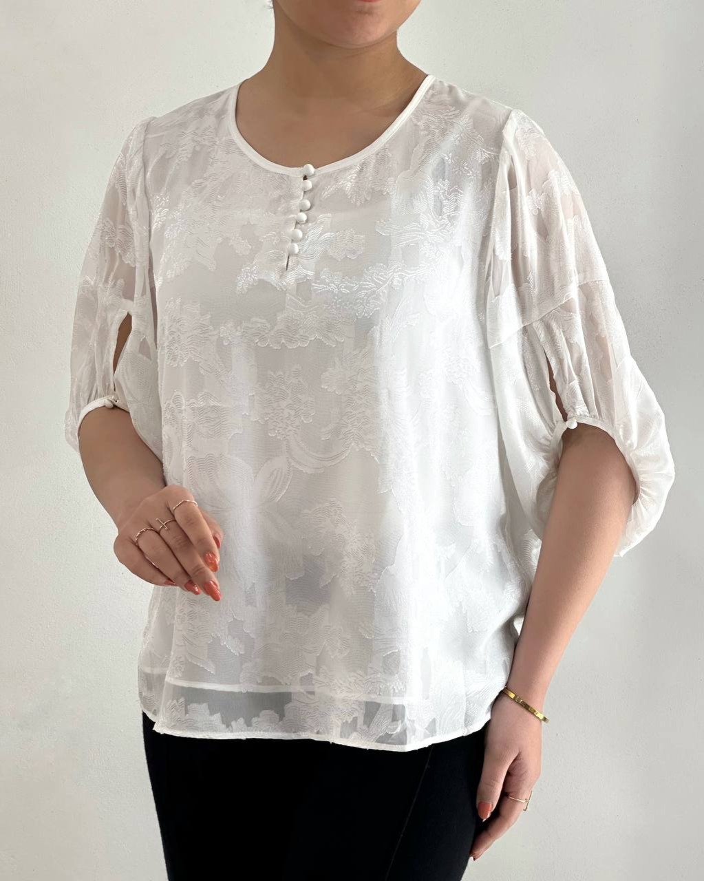 شومیز حریر ساتن گل برجسته کد 4825