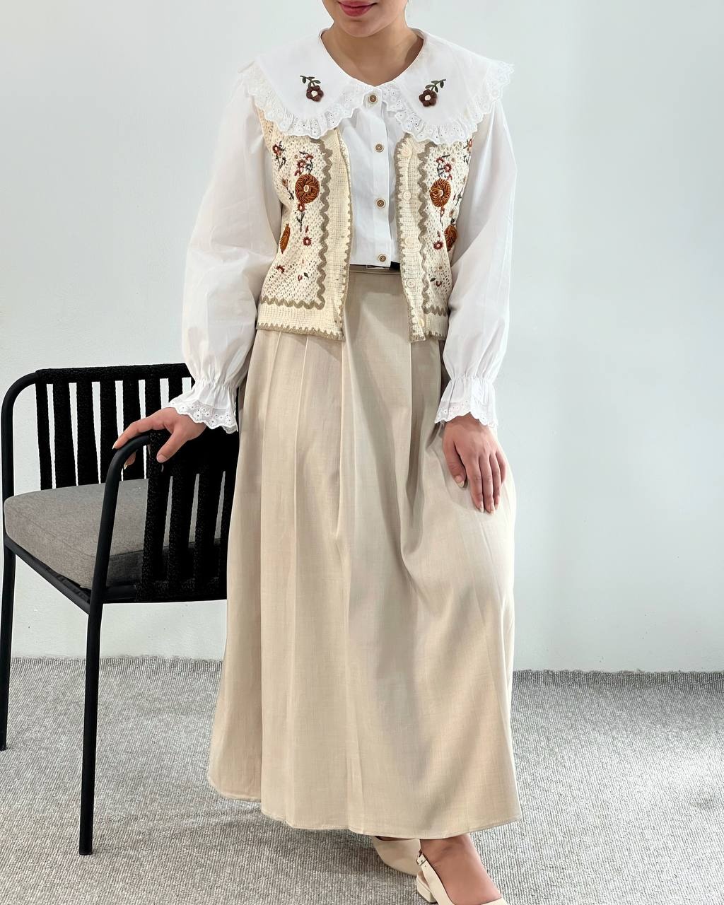 جلیقه تمام قلاب بافی گلدوزی شده کد 4861