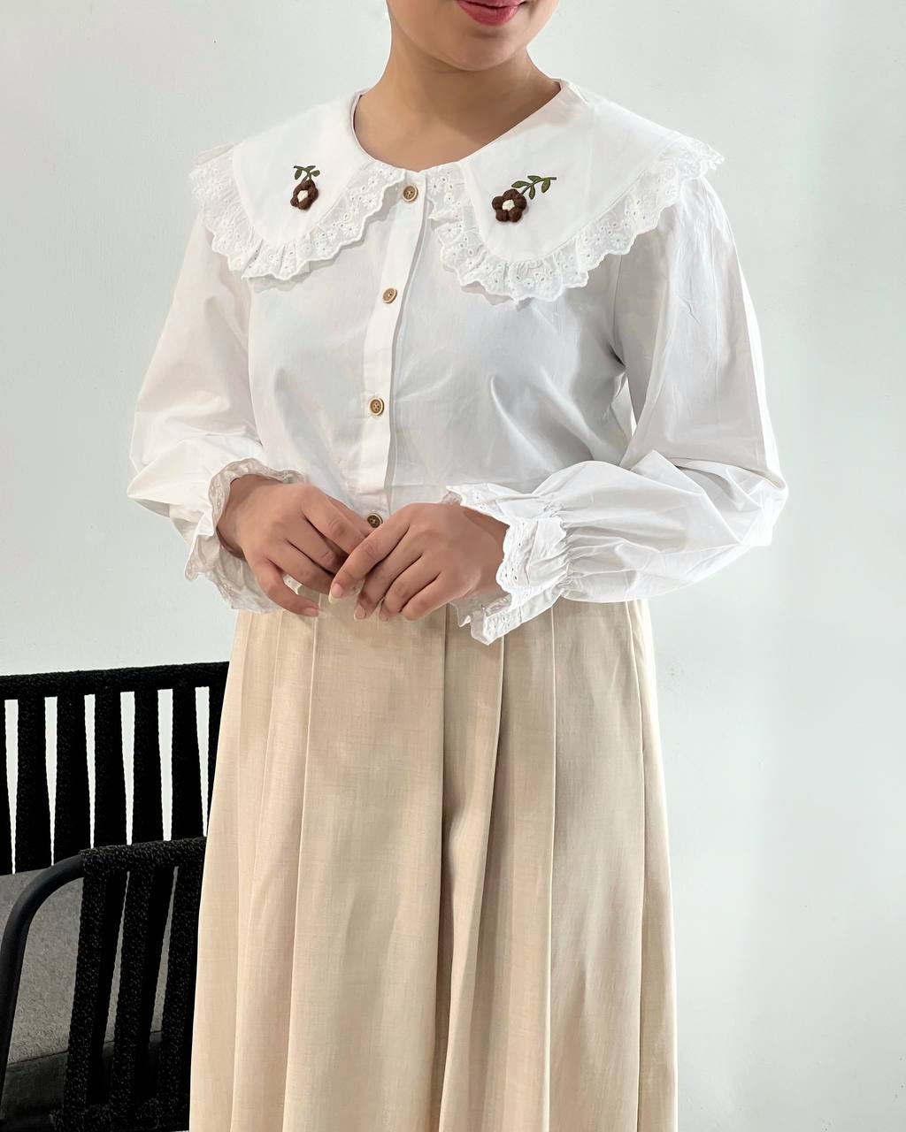 شومیز یقه ب ب نوار خامه دوزی کد 4862