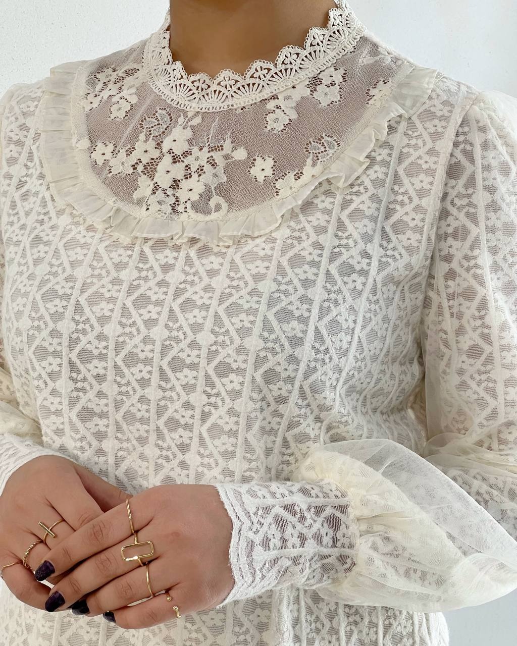 شومیز تمام دانتل آستردار کد 4880