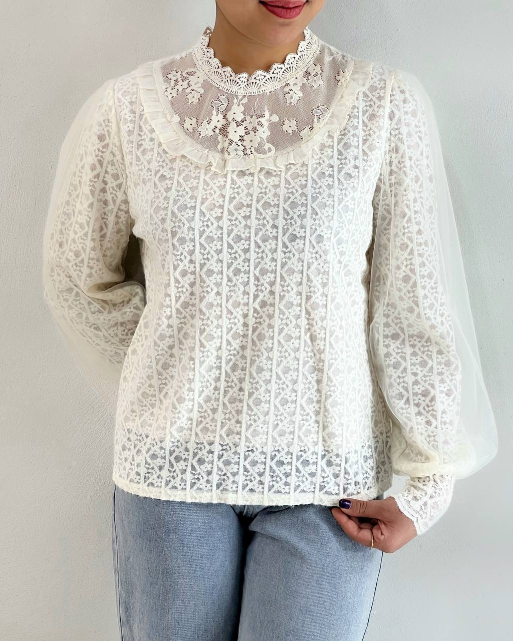 شومیز تمام دانتل آستردار کد 4880