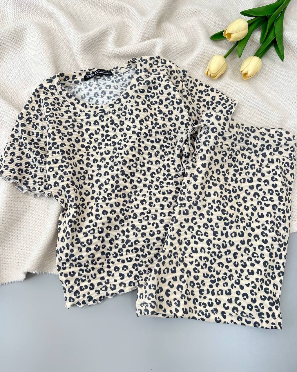 ست کراپ و شلوارک کبریتی کد 4955