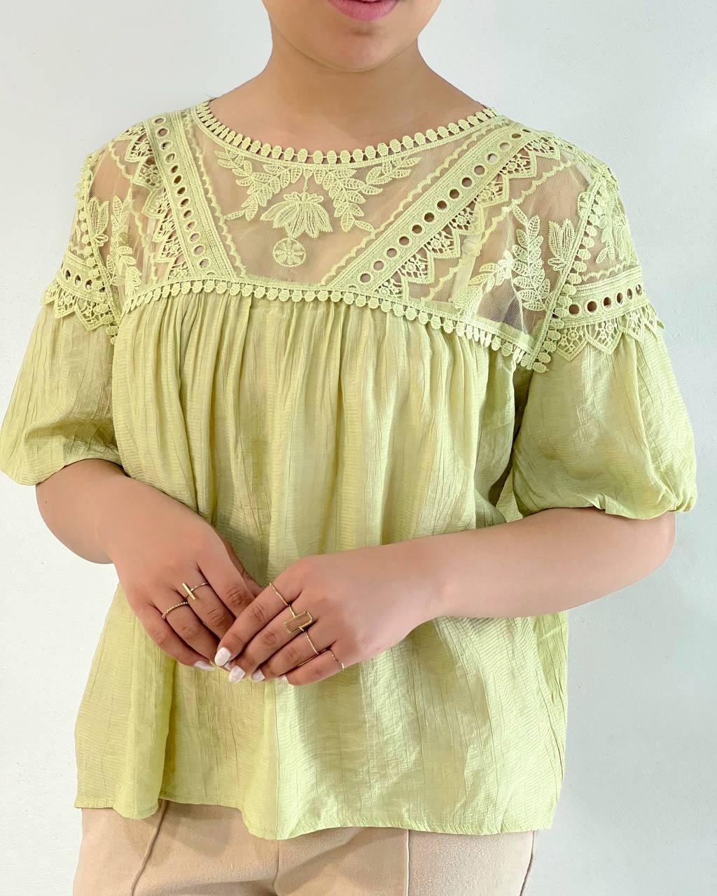 شومیز بالاتنه گیپور کد 4968