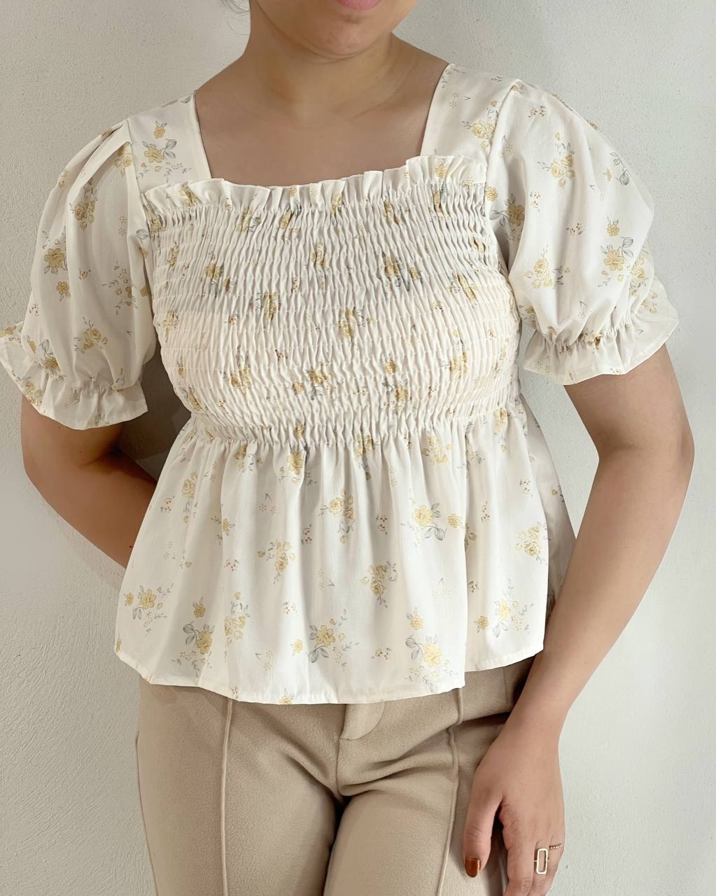 شومیز گل ریز آستین کوتاه کد 4997