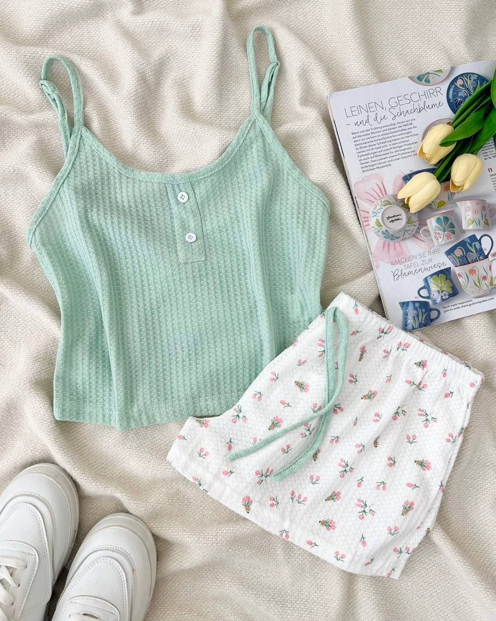 ست نیم تنه و شلوارک گل ریز کد 5022