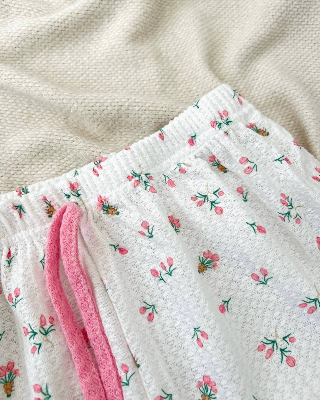 ست نیم تنه و شلوارک گل ریز کد 5022