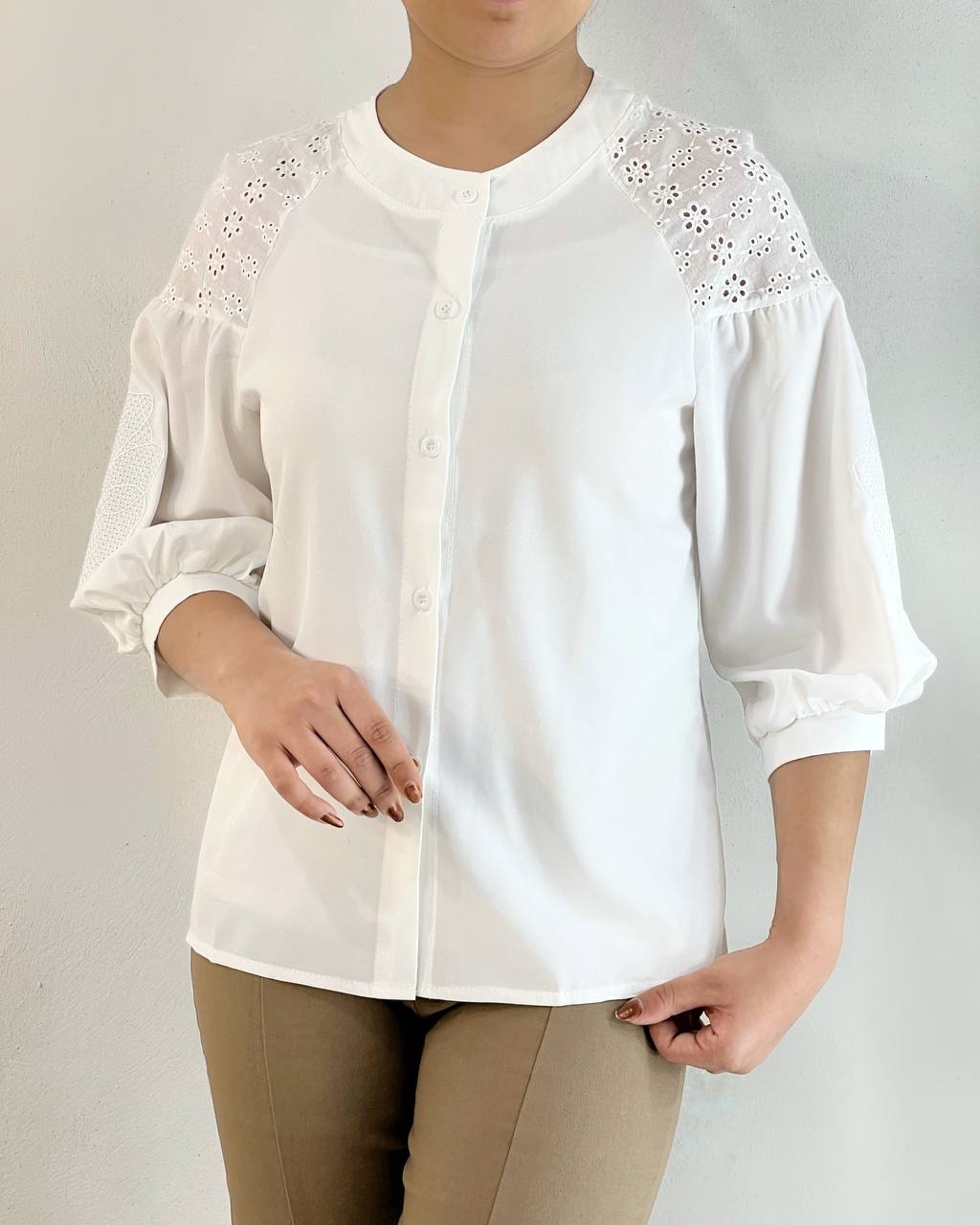 شومیز جلو دکمه سرشانه گلدوزی کد 5041