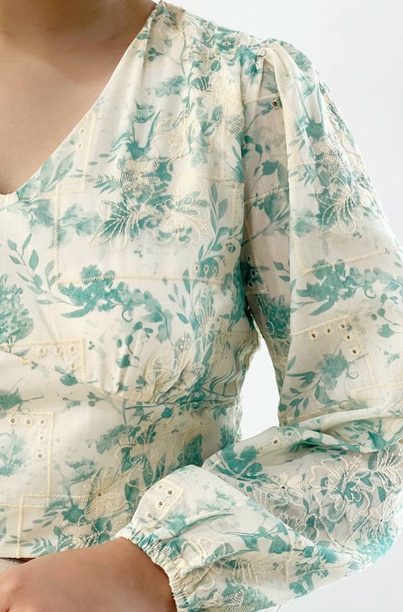 شومیز کراپ پشت پاپیون کد 5049