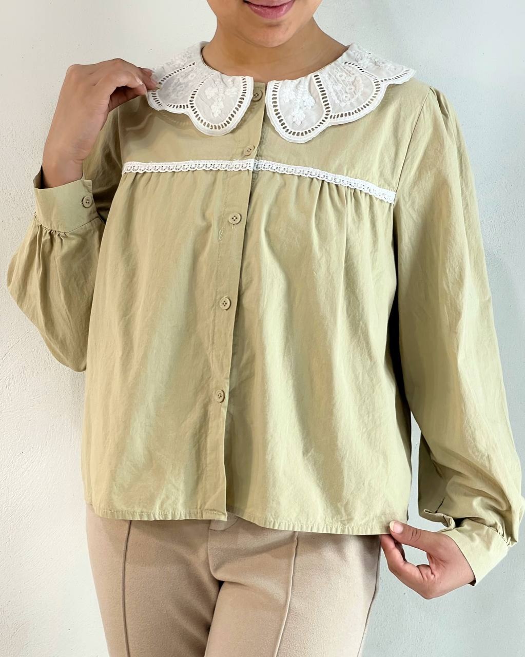 شومیز یقه ب ب سینه چین کد 5082