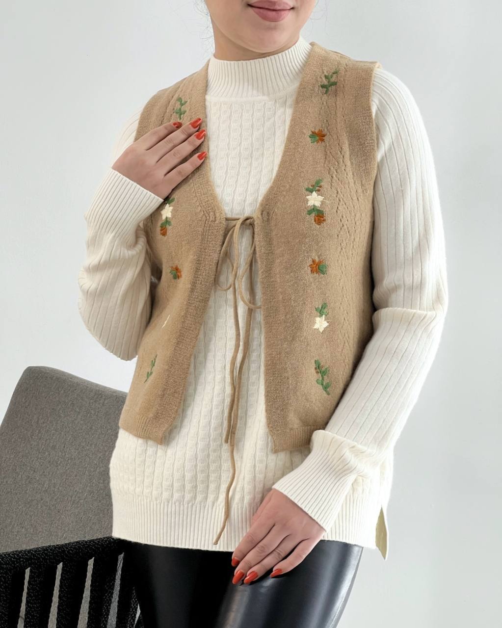 جلیقه بافت گلدوزی کد 5206