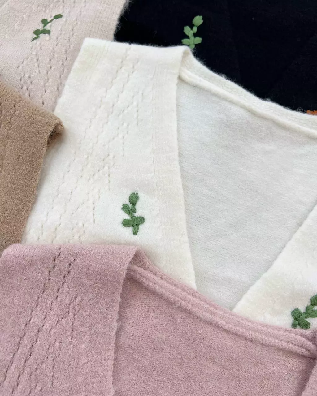 جلیقه بافت گلدوزی کد 5345