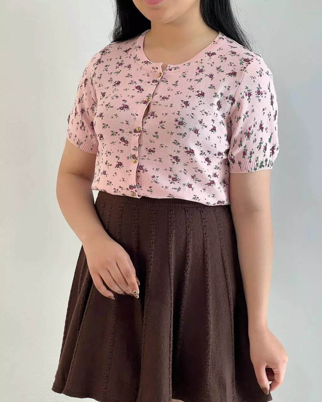 بلوز بافت جلو دکمه گل ریز کد 5382