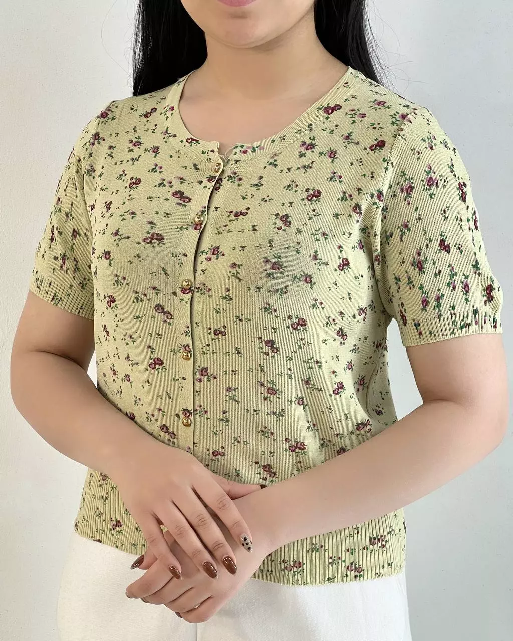 بلوز بافت جلو دکمه گل ریز کد 5382