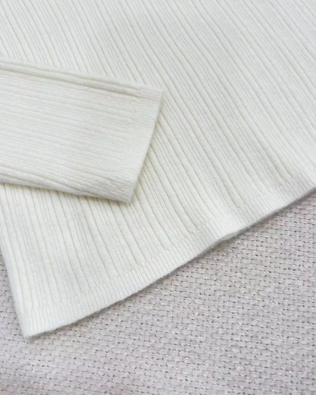 پلیور بافت سینه کار شده گپ کد 5480