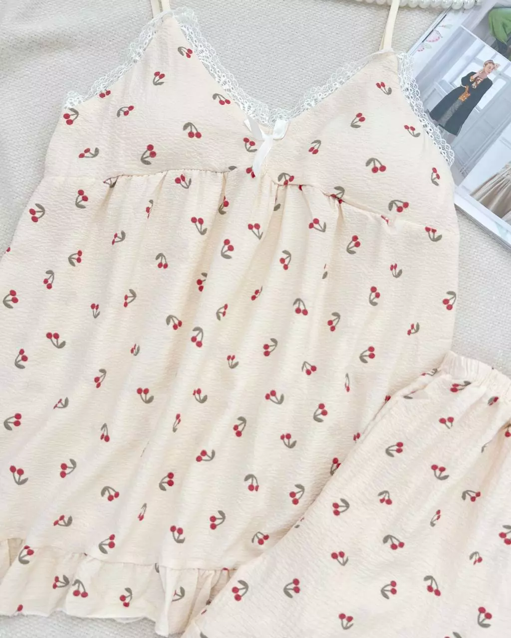 ست تاپ و شلوارک کاپ دار کد 5541