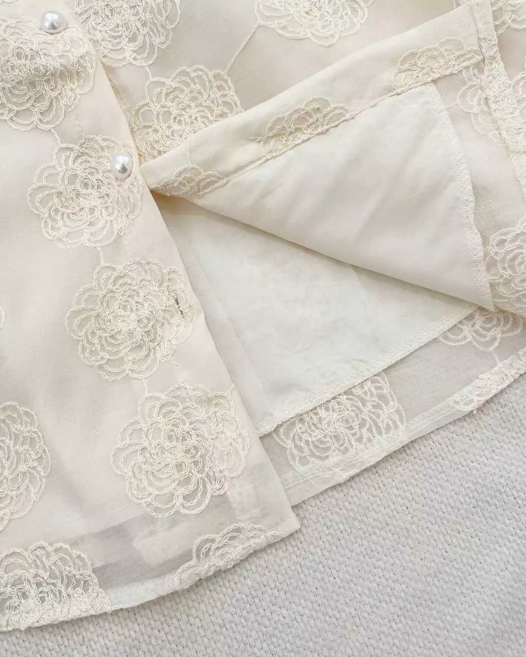 شومیز تمام گلدوزی استین پف کد 5550