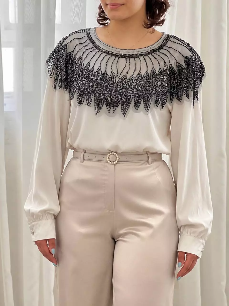 شومیز ساتن منجوق دوزی کد 5668
