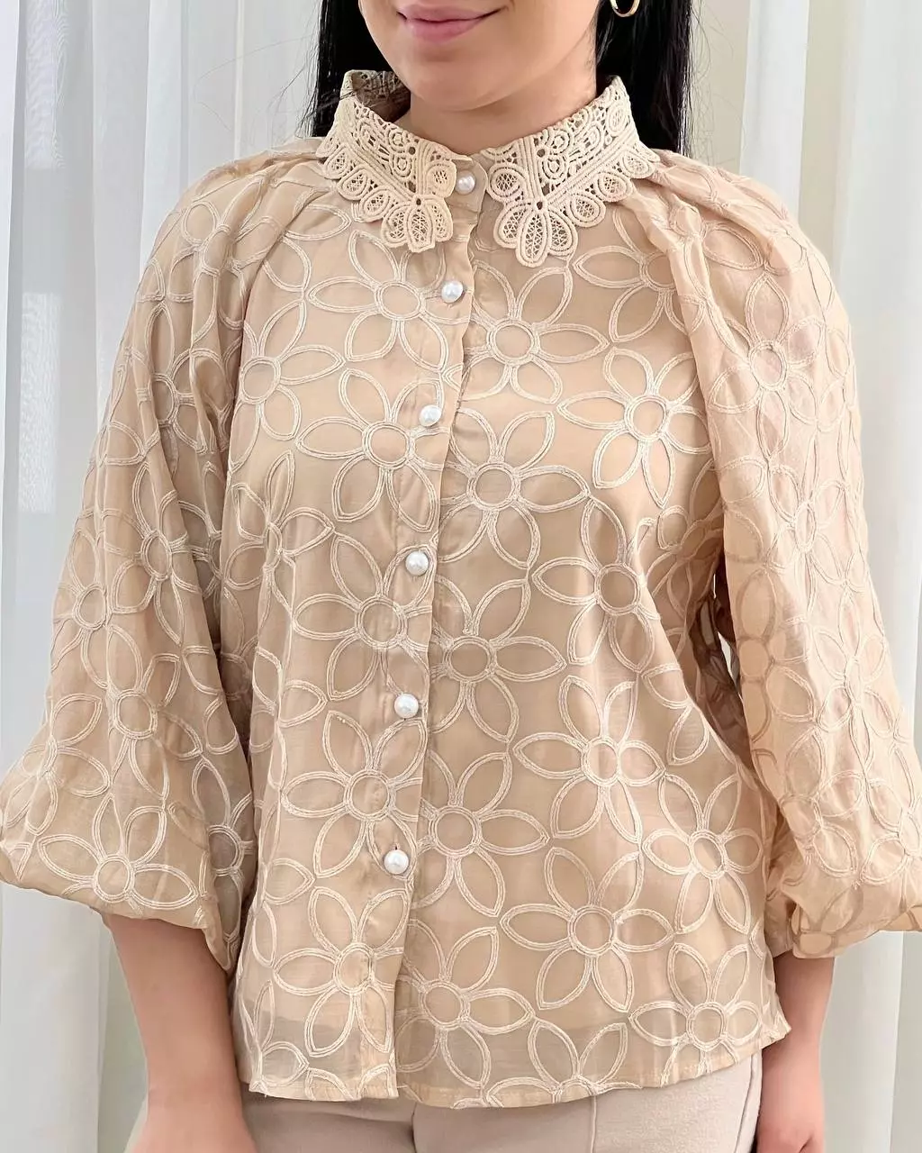 شومیز تمام گلدوزی استین پف کد 5683