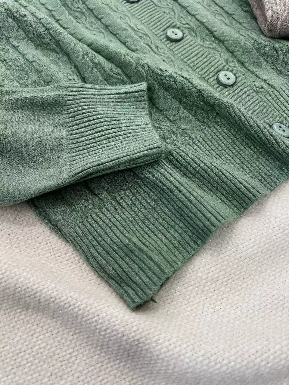 ژاکت بافت جلو دکمه گپ مدل 2 کد 5516