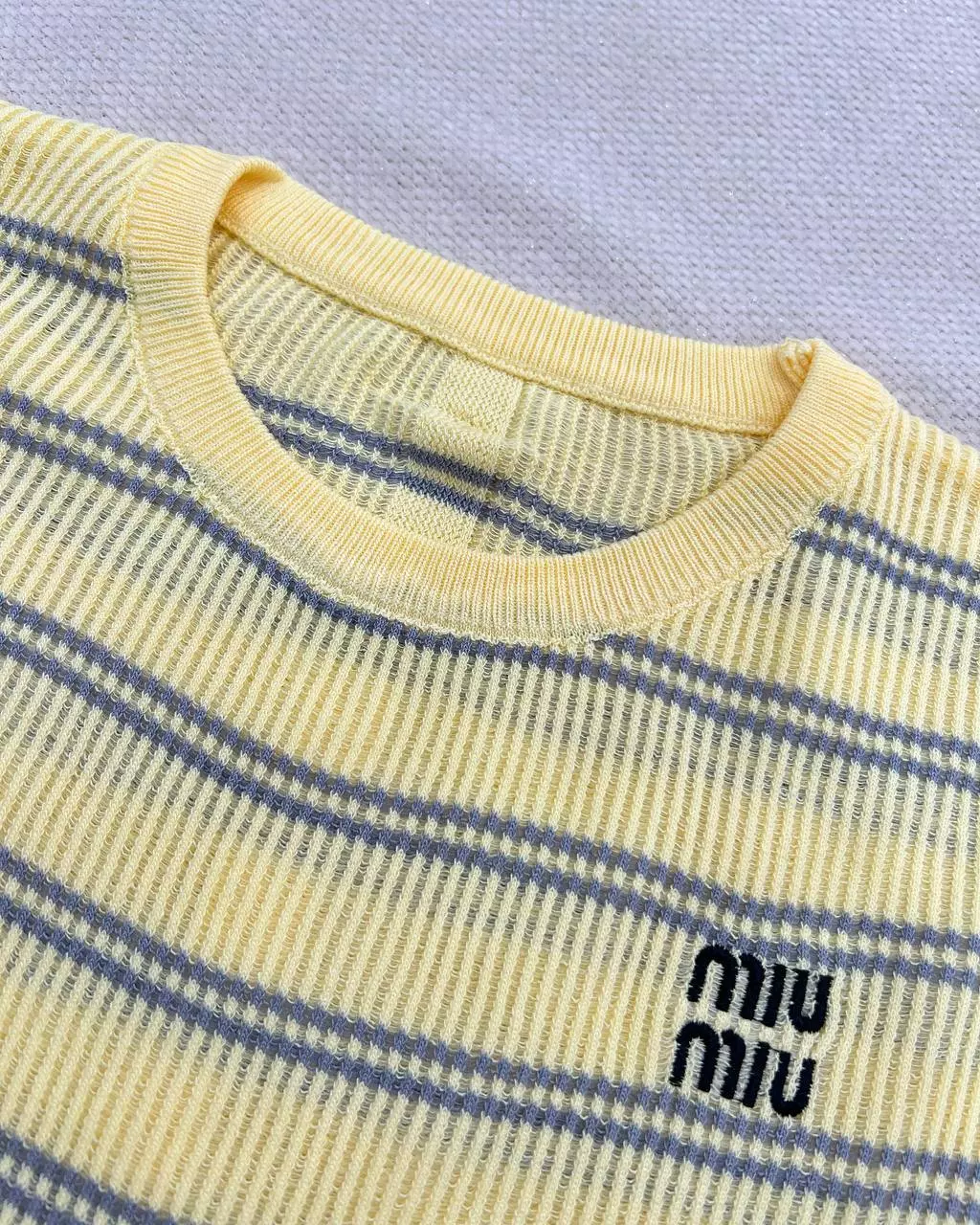 بلوز بافت راه راه miumiu گلدوزی پشت دکمه کد 5494